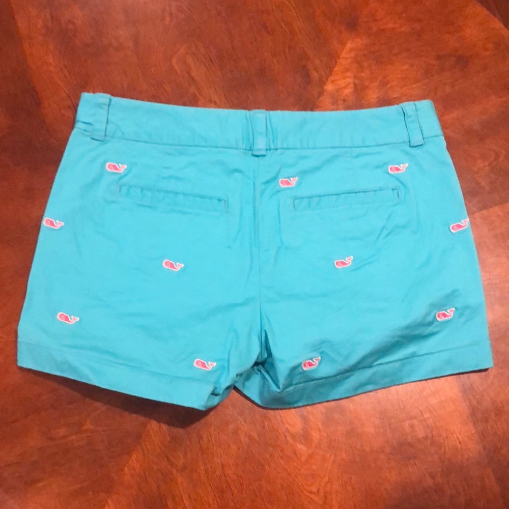 Vineyard Vines Embroidered Whale Logo Shorts 2 - Picture 2 of 4